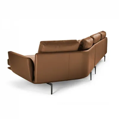 Sofa NOCTURNE 1 Armlehne aus cognacfarbenem Leder, seitliche Rückansicht