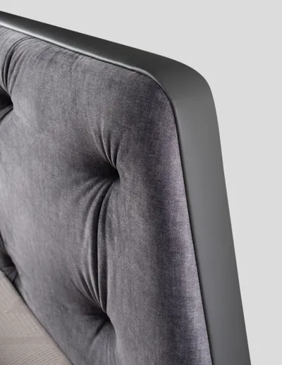 Detail of the side profile of the ORIAN upholstered headboard